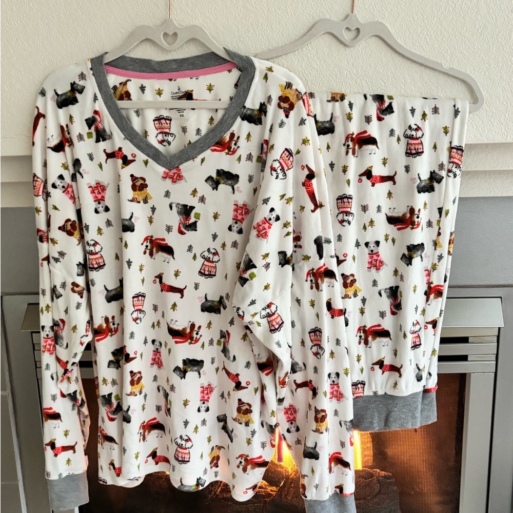 Cuddl Duds Women’s White Holiday Dog Print Pajama Set - Gray Trim SOFT!